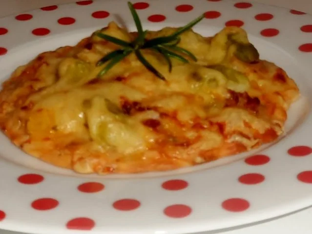 Für den kleinen Hunger: Mediterrane Rosenkohl-Flammkuchen mit Kräutern und Speck - Rezept - Bild Nr. 16