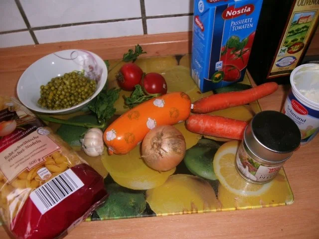 Nudeln mit Geflügelfleischwurst und Tomatensauce - Rezept - Bild Nr. 2