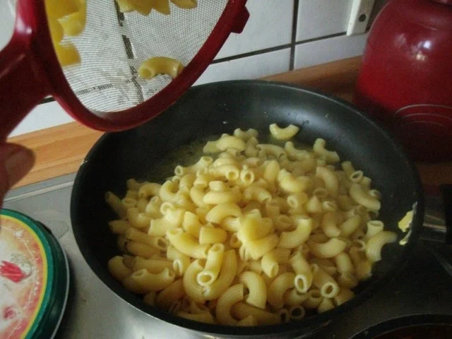 Nudeln mit Geflügelfleischwurst und Tomatensauce - Rezept - Bild Nr. 6