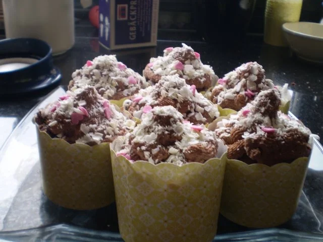 Rezept: Schokocupcakes mit cremigem Sahneschokotopping Schokocupcakes mit cremigem Sahneschokotopping - Rezept