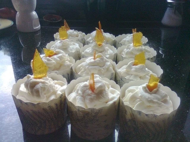 Rezept: Karamellcupcakes mit Karamelltopping und Karamellcrisp Karamellcupcakes mit Karamelltopping und Karamellcrisp - Rezept