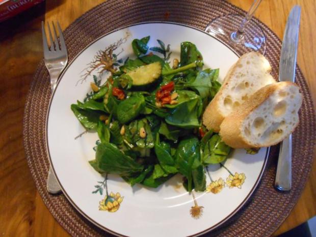 Spinatsalat à la Jamie Oliver - Rezept mit Bild - kochbar.de