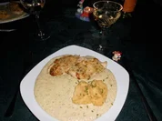 Hähnchenbrust mit Kräuterhaube auf Zucchinischaum>> - Rezept