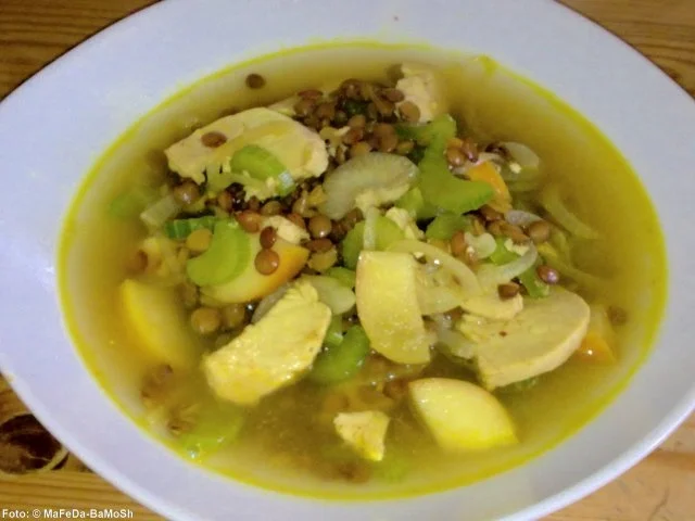 Rezept: Hühnersuppe mit Linsen Hühnersuppe mit Linsen - Rezept