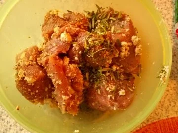 Schweinefiletpäckchen mit Schafskäse  in Rotweinjus mit Rosmarin-Karotten-Kartoffeln - Rezept - Bild Nr. 4