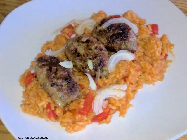 Cevapcici mit Paprika-Reis - Rezept