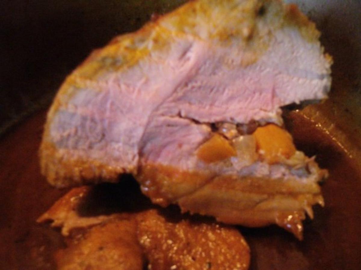 Schweinebraten mit Kürbis Apfelfüllung - einfach - 97 kcal/100g