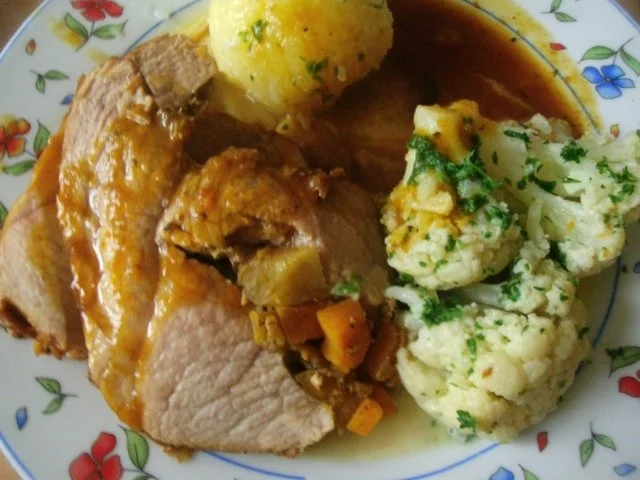Schweinebraten mit Kürbis-Apfelfüllung - Rezept - Bild Nr. 2