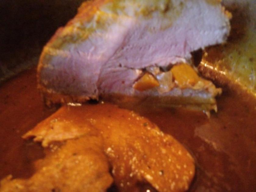 Schweinebraten mit Kürbis Apfelfüllung - einfach - 97 kcal/100g