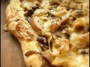 Steinpilz-Birnen-Pizza - Rezept