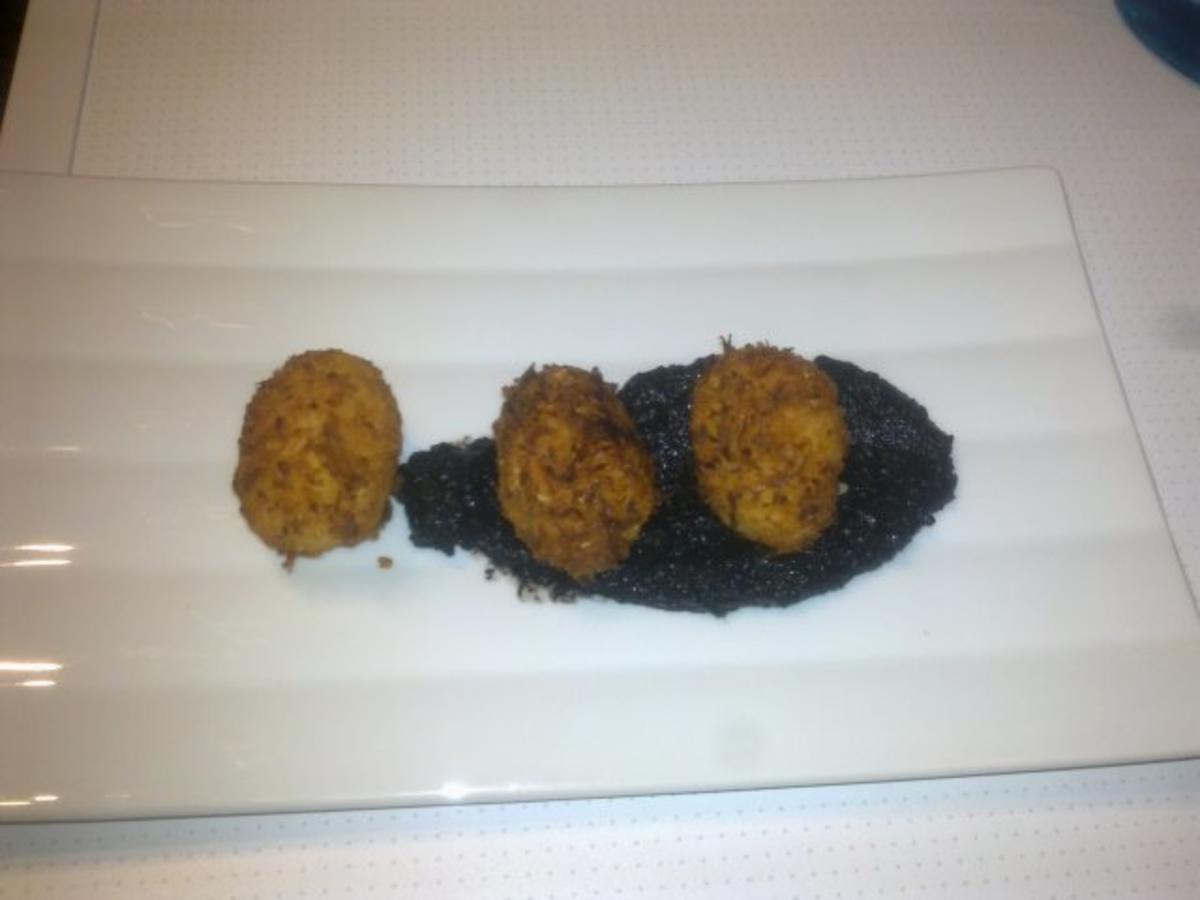 Kokosknusperkartoffeln auf schwarzem Curry - Rezept