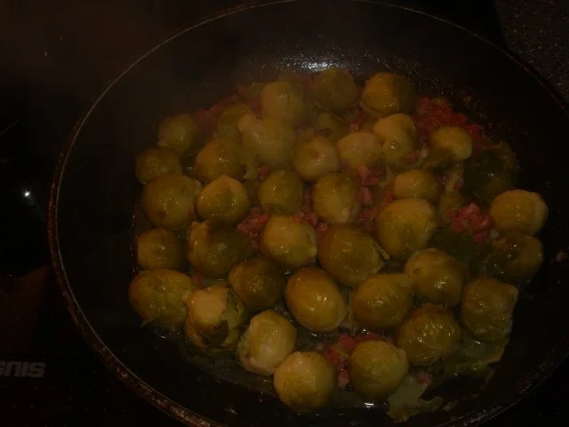 Rezept: Kartoffel-Rosenkohl Püree mit Frikadellen Bild Nr. 7 Kartoffel-Rosenkohl Püree mit Frikadellen - Rezept - Bild Nr. 7