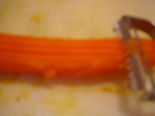 Kürbissuppe mit Kokosmilch und Möhrenblüten - Rezept - Bild Nr. 4