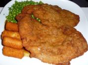 Rezept: Schmetterlingsschnitzel mit Kroketten und Erbsen Schmetterlingsschnitzel mit Kroketten und Erbsen - Rezept