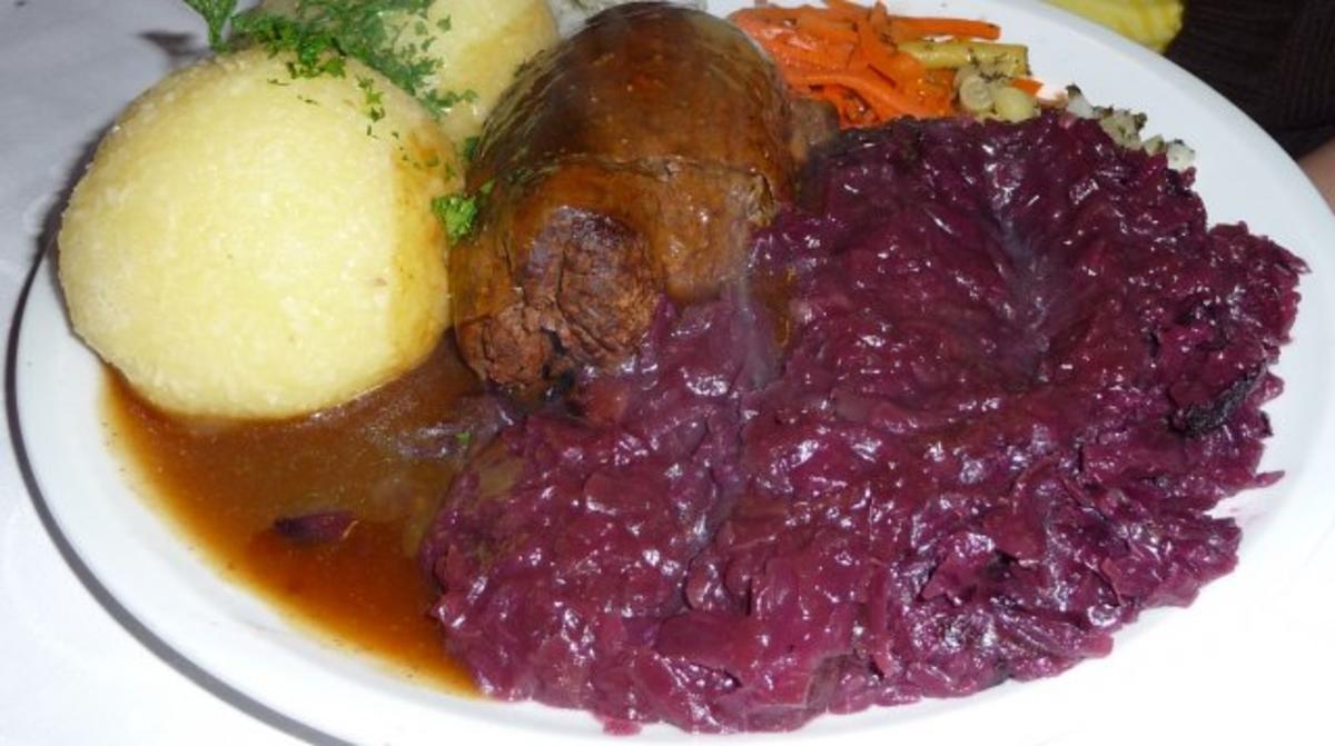 Roulade mit Klösse und Rotkraut - Rezept Gesendet von Loccia