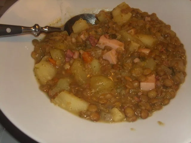 Linsen mit Fleischwurst und Karamellisierter Ananas - Rezept