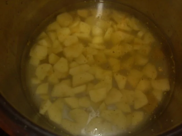 Linsen mit Fleischwurst und Karamellisierter Ananas - Rezept - Bild Nr. 2