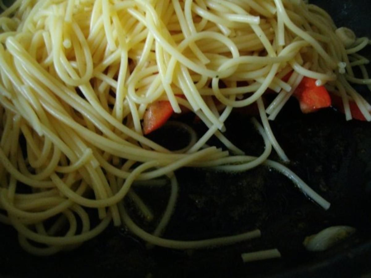 Spaghetti mit Knoblauch Paprika und Garnelen - Rezept - Bild Nr. 7