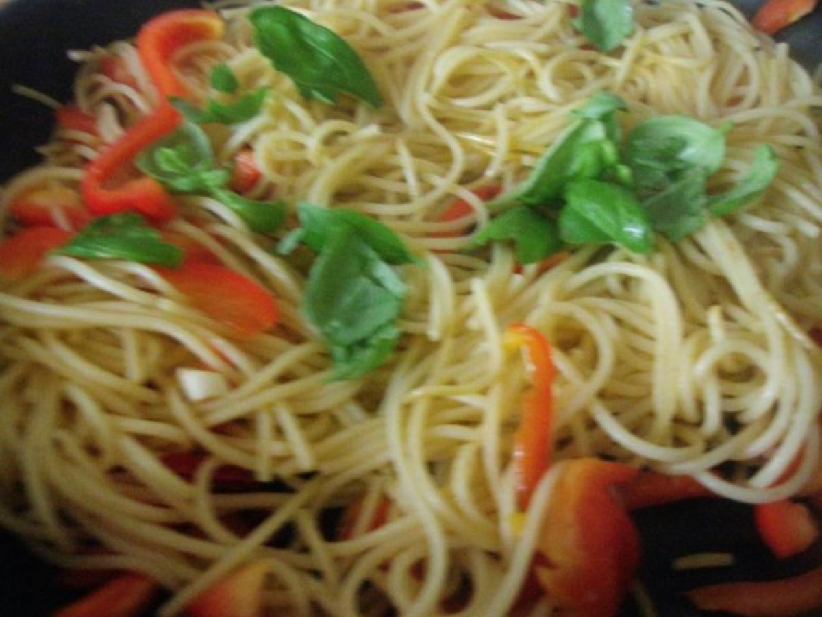 Spaghetti mit Knoblauch Paprika und Garnelen - Rezept - Bild Nr. 10
