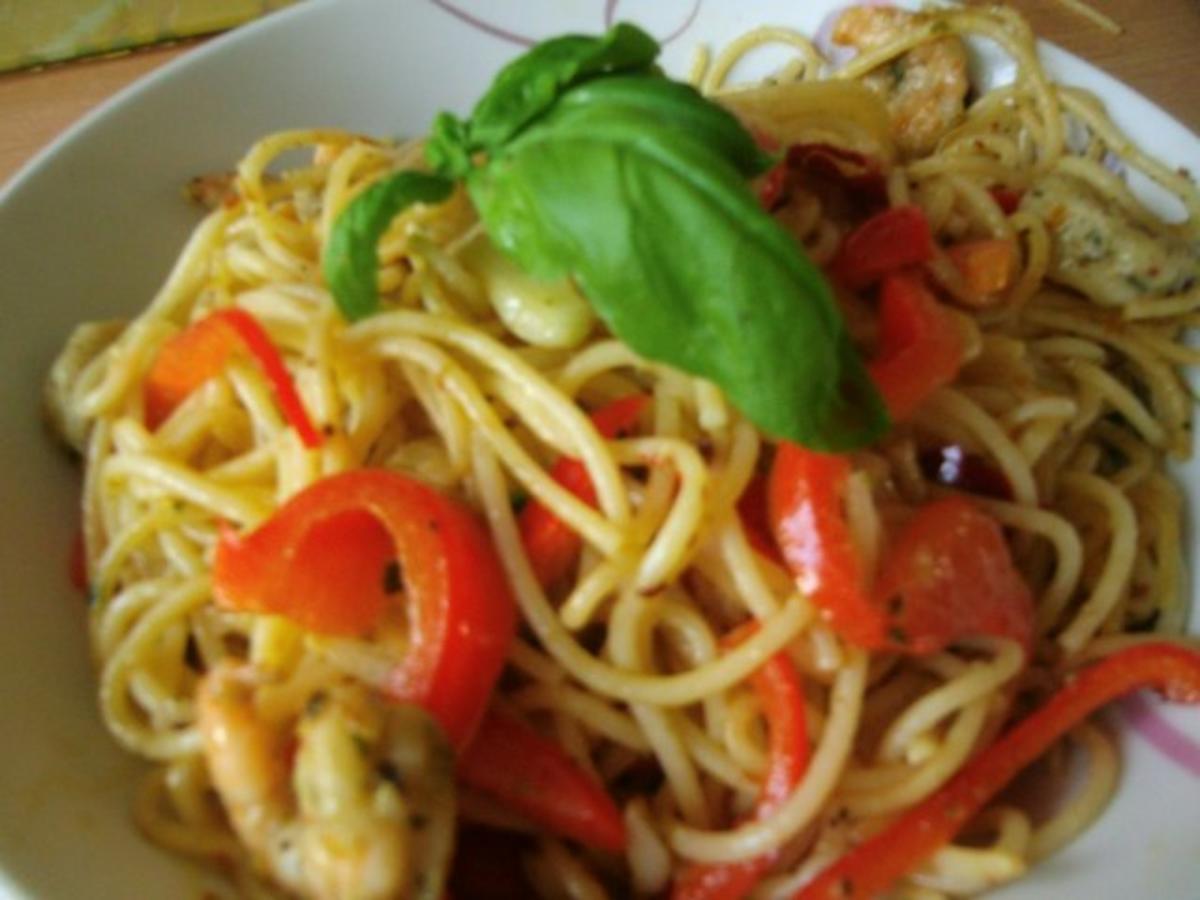Spaghetti mit Knoblauch Paprika und Garnelen - Rezept - Bild Nr. 3