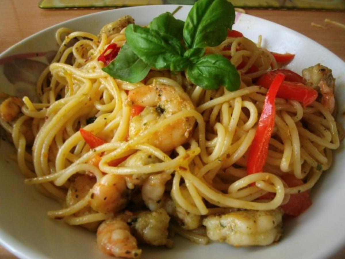Spaghetti mit Knoblauch Paprika und Garnelen - Rezept
