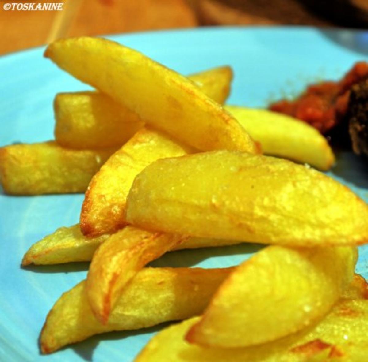 Bouletten mit Currysauce und Pommes Frites - Rezept - Bild Nr. 2