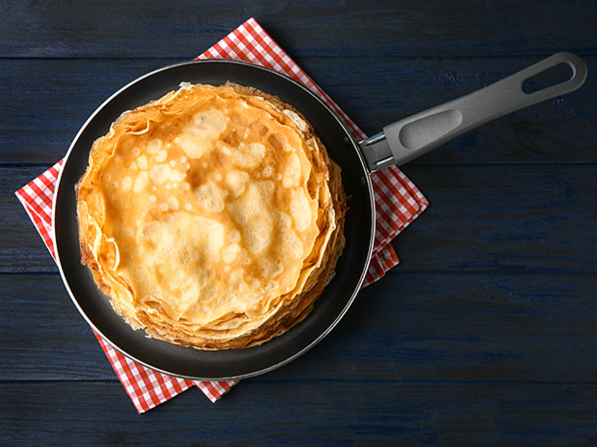 Pfannkuchen mit Mehl und Milch