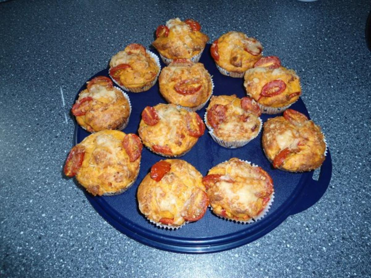 Bilder für Pikante Tomaten - Parmesan - Muffins - Rezept