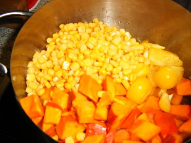 Rezept: Kürbis-Mais-Süppchen Bild Nr. 5 Kürbis-Mais-Süppchen - Rezept - Bild Nr. 5
