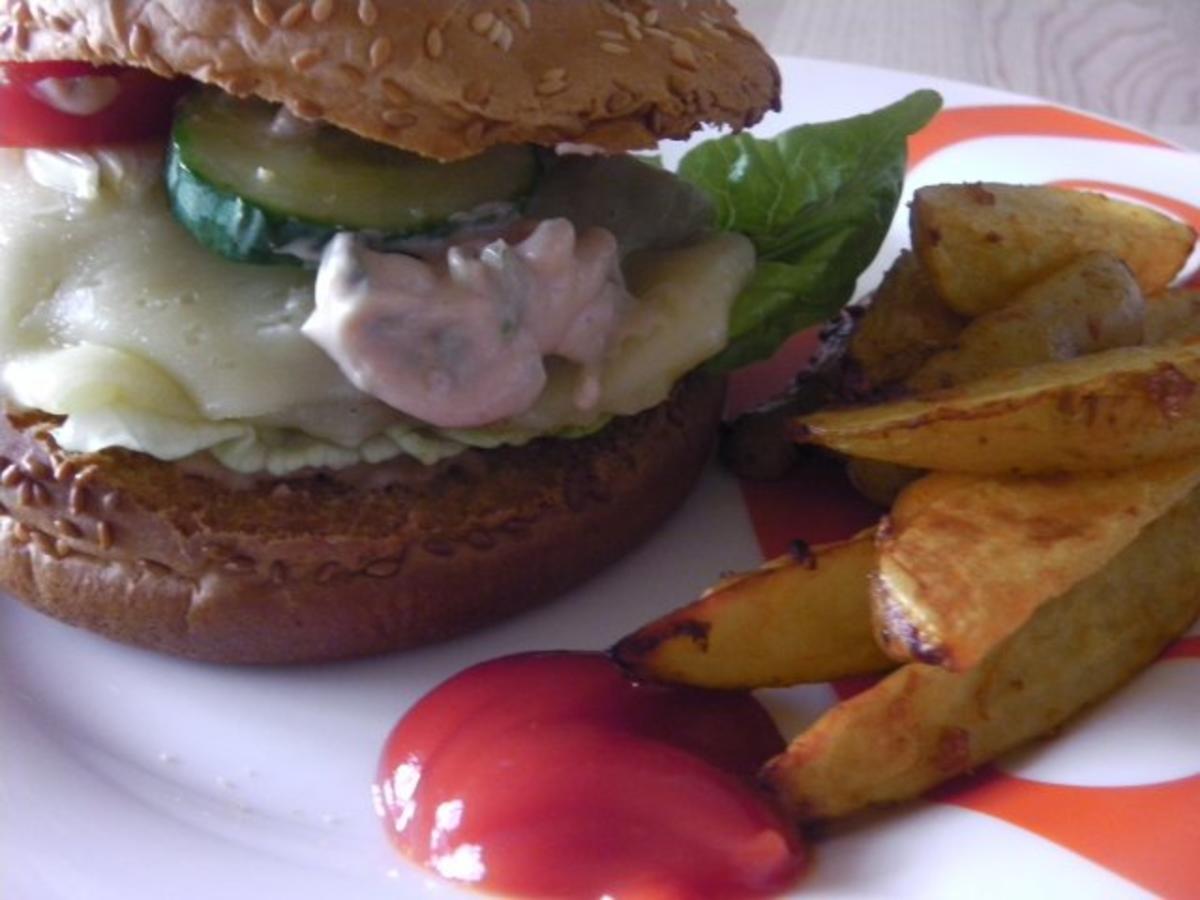 Bilder für American Jalapeno Cheeseburger with HOT-Wedges and Jalapeno-Burgersauce - Rezept