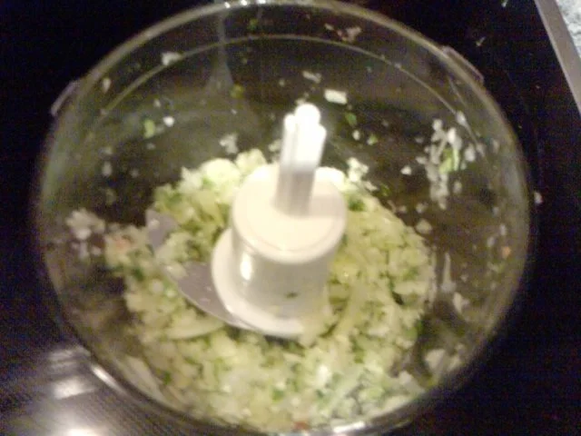 Rezept: SALAT MIT 5 KOSTBARKEITEN Tomaten-Rucoola-Zwiebel-Knofi-Champi-Salat Bild Nr. 3 SALAT MIT 5 KOSTBARKEITEN Tomaten-Rucoola-Zwiebel-Knofi-Champi-Salat - Rezept - Bild Nr. 3