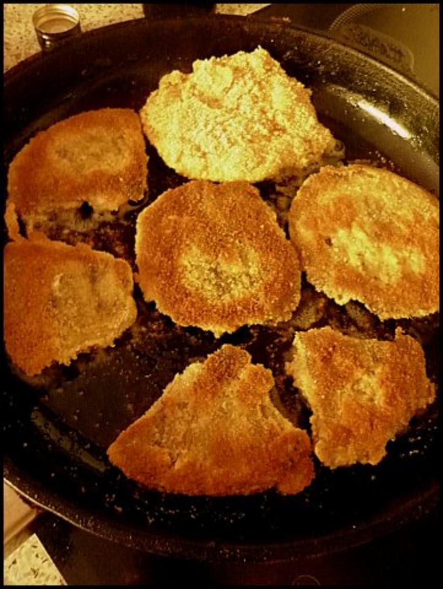Kartoffelpüree mit Blauschimmelkäse und Walnüssen, dazu Parasolpilz-Schnitzel und Hexen - Rezept - Bild Nr. 7