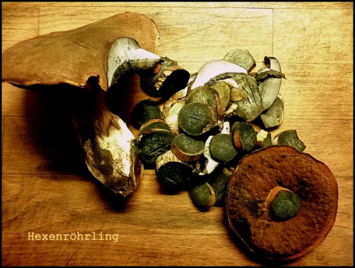 Kartoffelpüree mit Blauschimmelkäse und Walnüssen, dazu Parasolpilz-Schnitzel und Hexen - Rezept - Bild Nr. 3