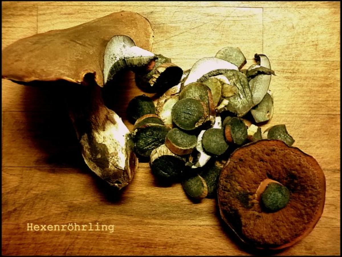 Kartoffelpüree mit Blauschimmelkäse und Walnüssen, dazu Parasolpilz ...