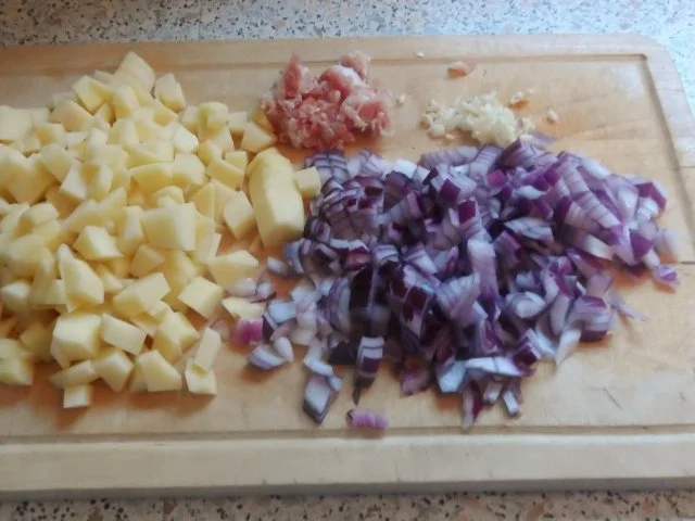 Herzhafter Linsen-Gemüse-Eintopf mit Kabanossi und Kasseler - Rezept - Bild Nr. 2