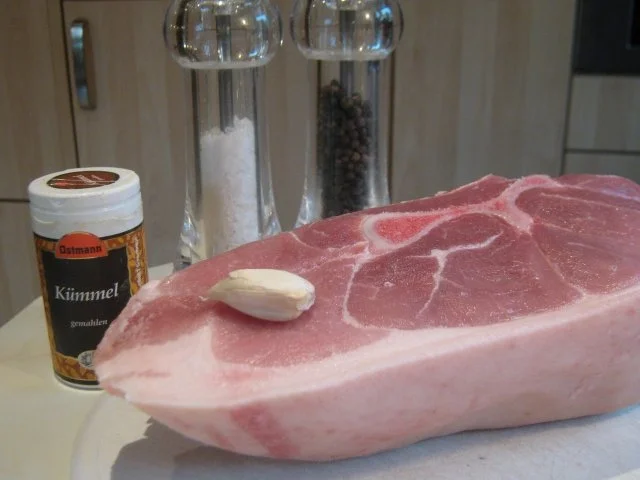 Schweinekrustenbraten mit knuspriger Kruste - Rezept - Bild Nr. 2