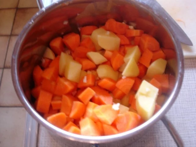 Seelachsfilet mit Waldpilzhaube und Möhren-Kartoffelstampf - Rezept - Bild Nr. 8