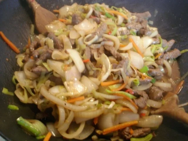 Rindfleisch mit Zwiebeln und Lauch - Rezept - Bild Nr. 13