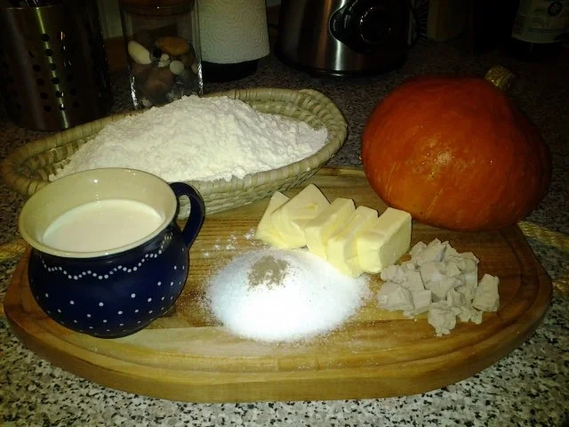 Rezept: Kürbisbrötchen Bild Nr. 2 Kürbisbrötchen - Rezept - Bild Nr. 2