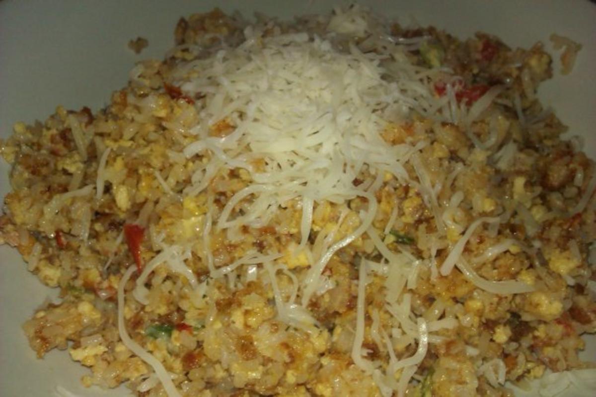 Bilder für Schneller Eier-Reis mit Käse - Rezept