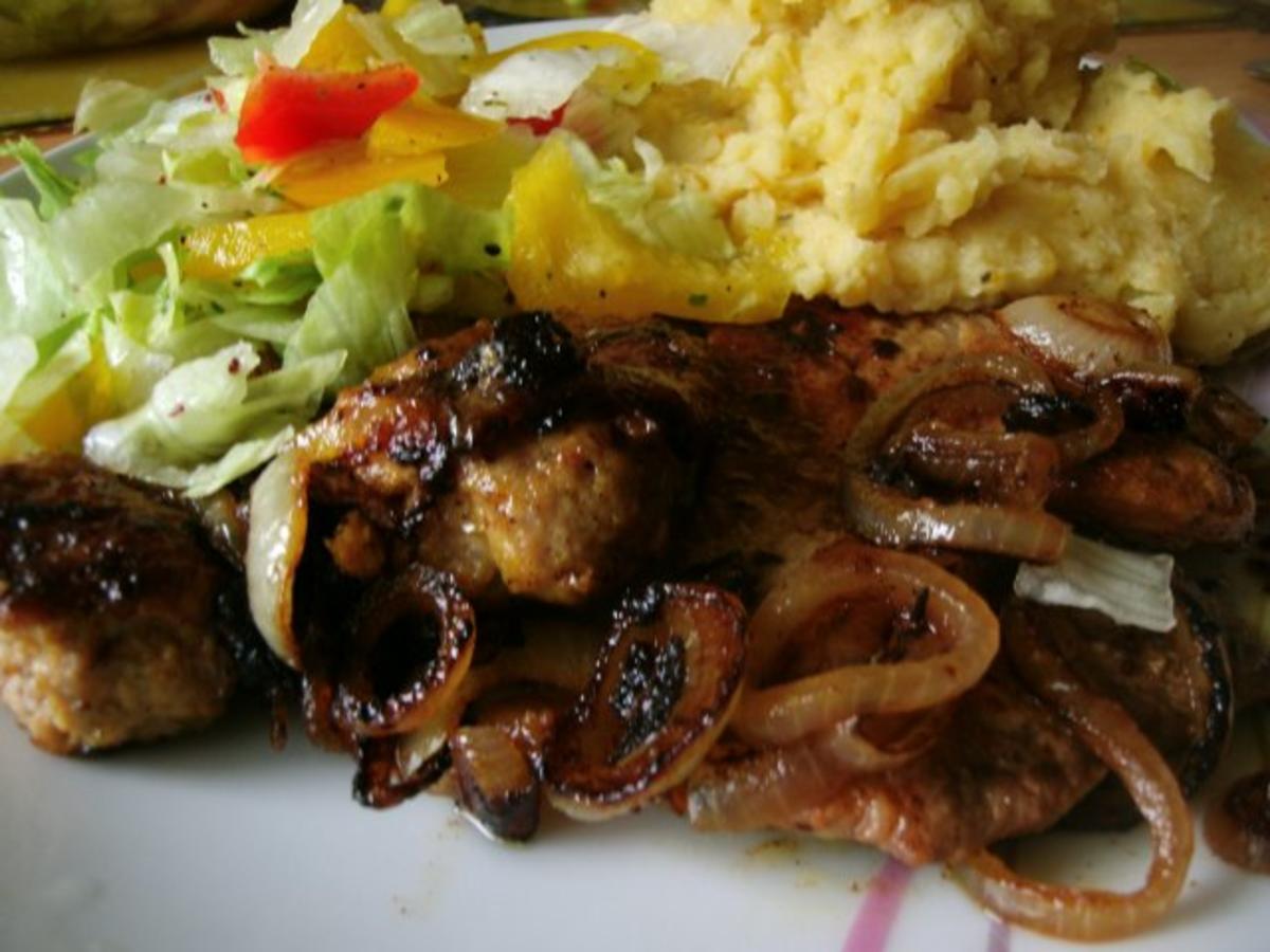 Steaks mit Zwiebelringen und herzhaften Kartoffelbrei - Rezept - Bild Nr. 7