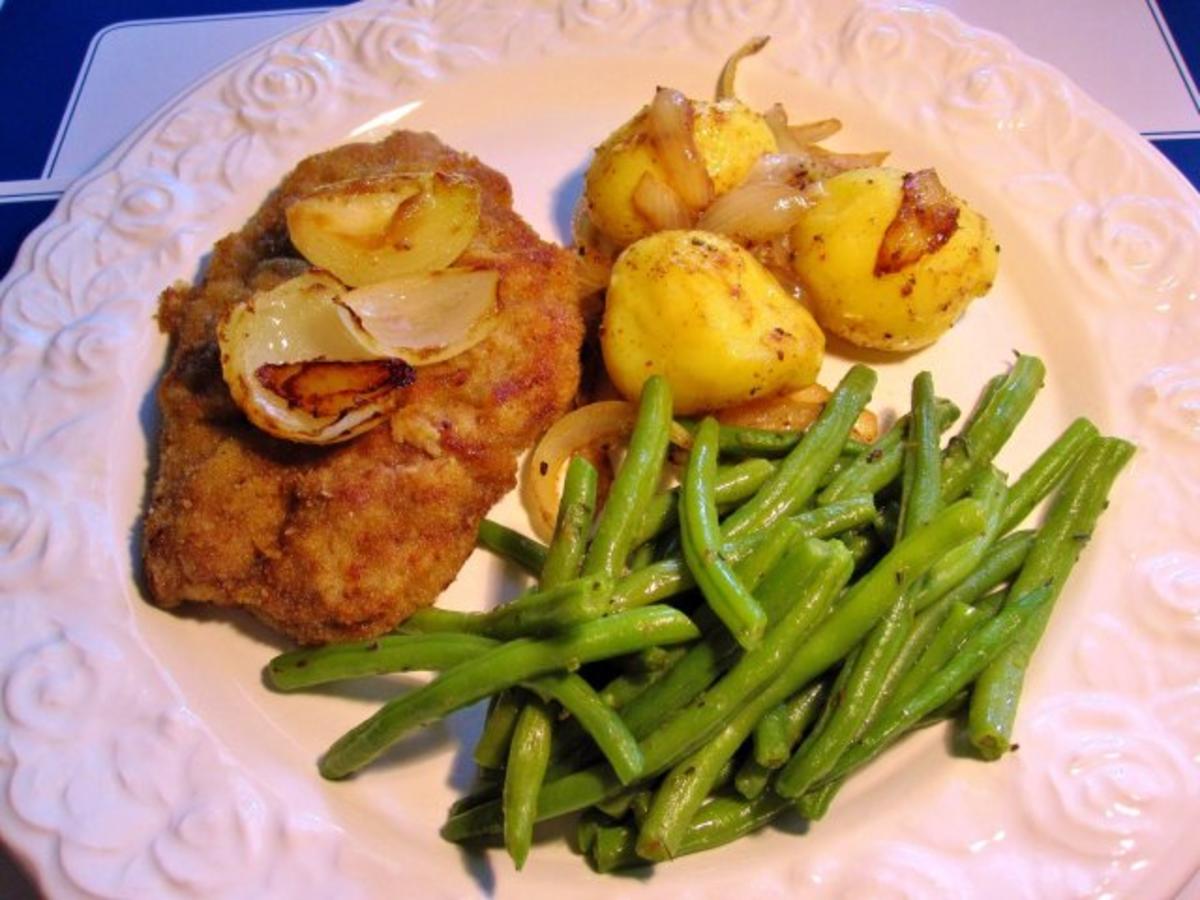 Bilder für Panierte Nackensteaks mit grünen Bohnen - Rezept