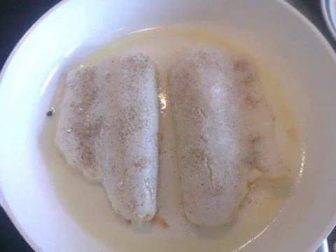 Rezept: Knuspriger Zander an einem fruchtigem Feldsalat mit Honig-Senf-Dressing Bild Nr. 11 Knuspriger Zander an einem fruchtigem Feldsalat mit Honig-Senf-Dressing - Rezept - Bild Nr. 11