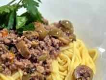 Spaghetti mit Oliven-Walnuss-Sauce - Rezept