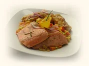 Gebratene Lachsforelle mit fruchtigem Gemüse und Kartoffel-Filoteig-Päckchen - Rezept