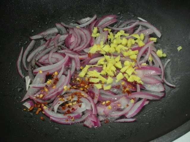 Gebratene Lachsforelle mit fruchtigem Gemüse und Kartoffel-Filoteig-Päckchen - Rezept - Bild Nr. 10