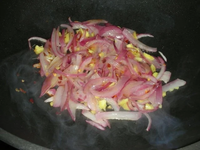 Gebratene Lachsforelle mit fruchtigem Gemüse und Kartoffel-Filoteig-Päckchen - Rezept - Bild Nr. 11