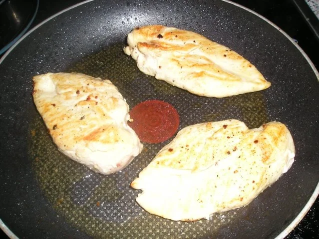 Rezept: Hähnchenfilets mit einer fruchtigen Currysauce Bild Nr. 3 Hähnchenfilets mit einer fruchtigen Currysauce - Rezept - Bild Nr. 3