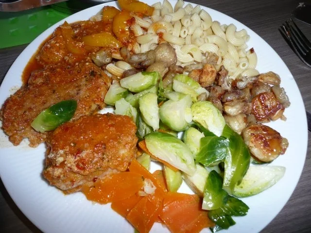 Mailänder Medaillons an Traum - Soße,  kandierten Maronen , Wintergemüse + Nudeln. - Rezept - Bild Nr. 15