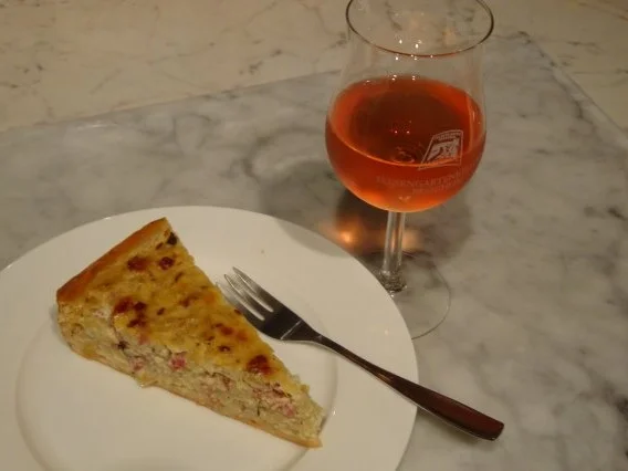 Rezept: Pfälzer Zwiebelkuchen mit Speck und creme fraiche Bild Nr. 3 Pfälzer Zwiebelkuchen mit Speck und creme fraiche - Rezept - Bild Nr. 3